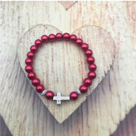 Red Faux Pearl Side Cross Stretch Bracelet - Picture 4 of 4